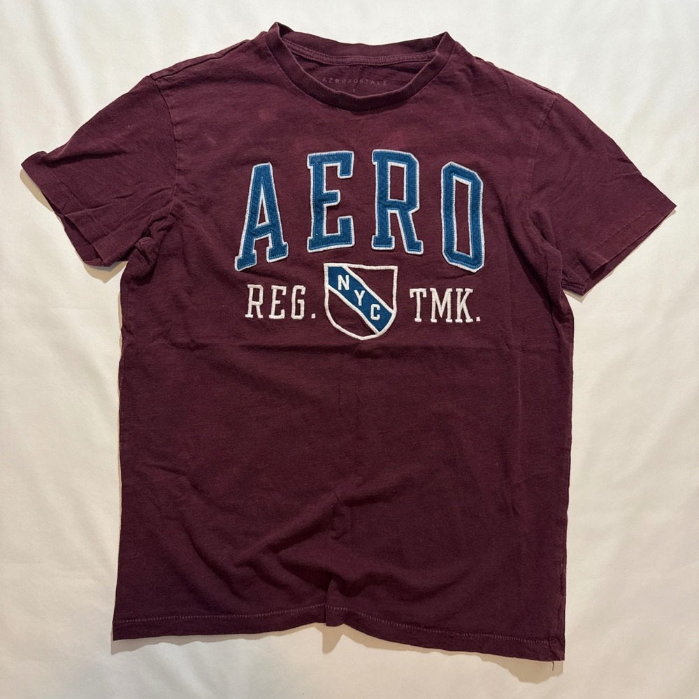 Aeropostale Graphic T-Shirt Men Size S Burgundy NYC Applique Crew Neck Tee